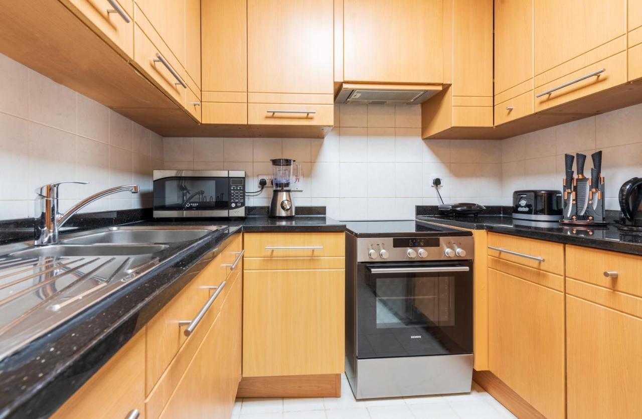 Trinity Holiday Homes - Sheikh Zayed Road Near To Financial Center Metro Station Dubaj Exteriér fotografie
